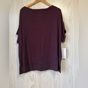 ATHLETA Relaxed Weekender Tee Burgundy Plum Size L NWT